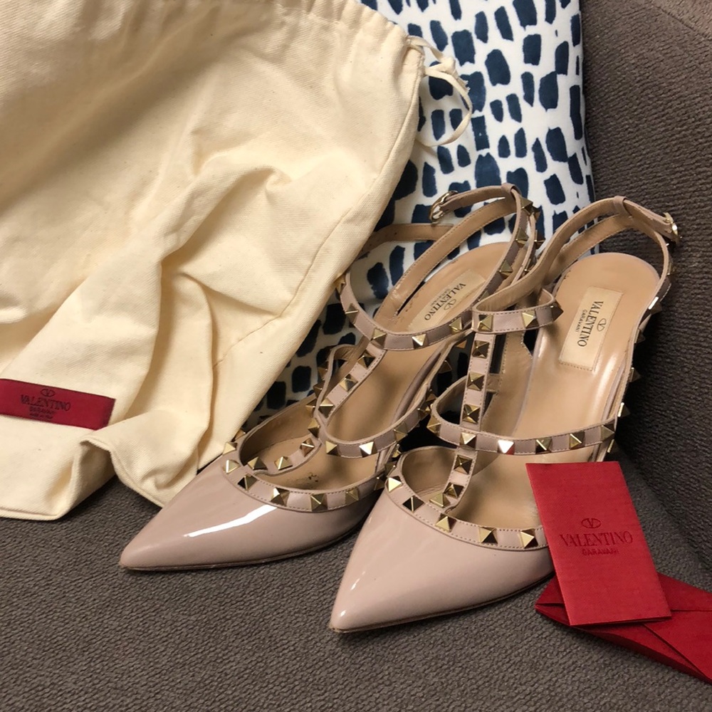 Size 41 (fit like a 10.5) Valentino Rockstud